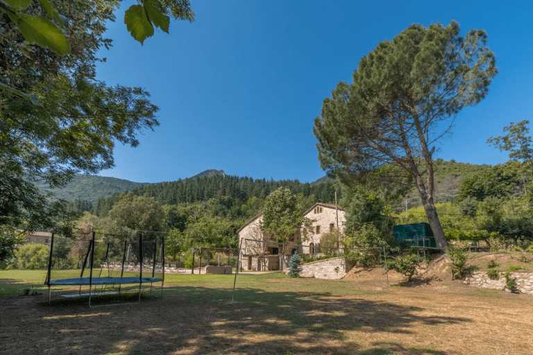 MGoA7G7i3UYq4YUi1o_oz52WJbe_5Ee-_SpfcYfNoCY_3000x